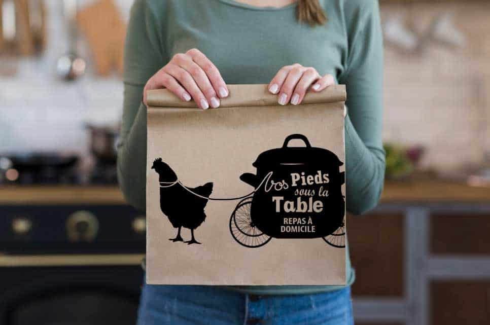 les pieds sous la table traiteur cuisinier emballage